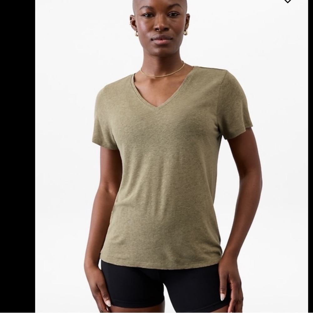 Athleta Getaway Linen Blend VNeck
